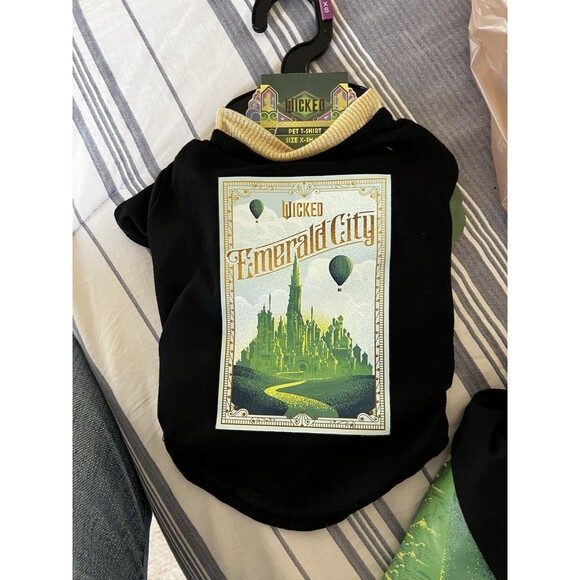 Wicked Pet Dogs Puppy T-Shirt Tee XS Black Emerald City Wizard Of Oz Movie Fan - Picture 2 of 3